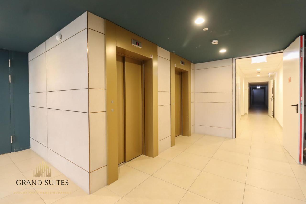 Grand Suites Central Budapeste Exterior foto