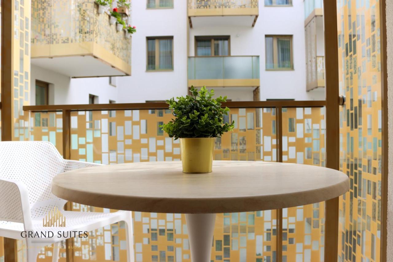 Grand Suites Central Budapeste Exterior foto