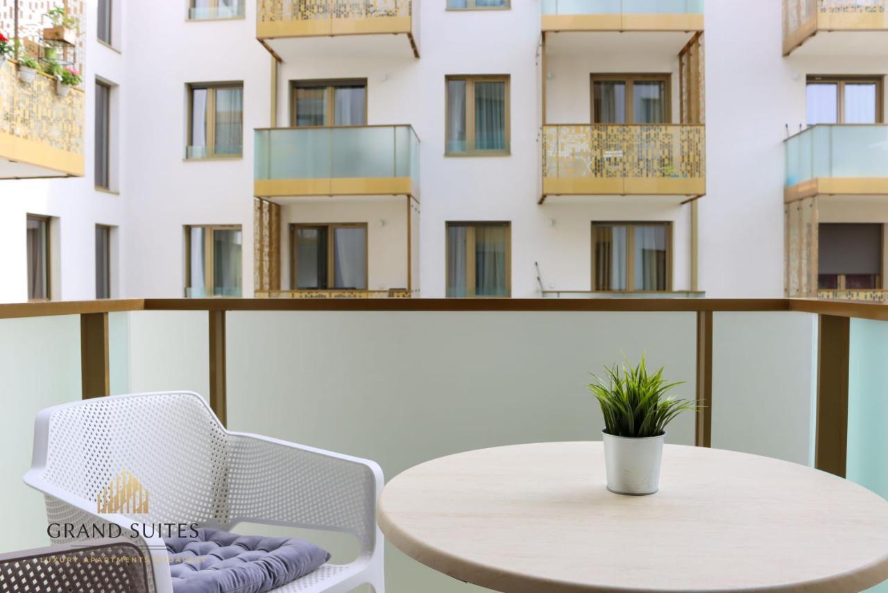 Grand Suites Central Budapeste Exterior foto