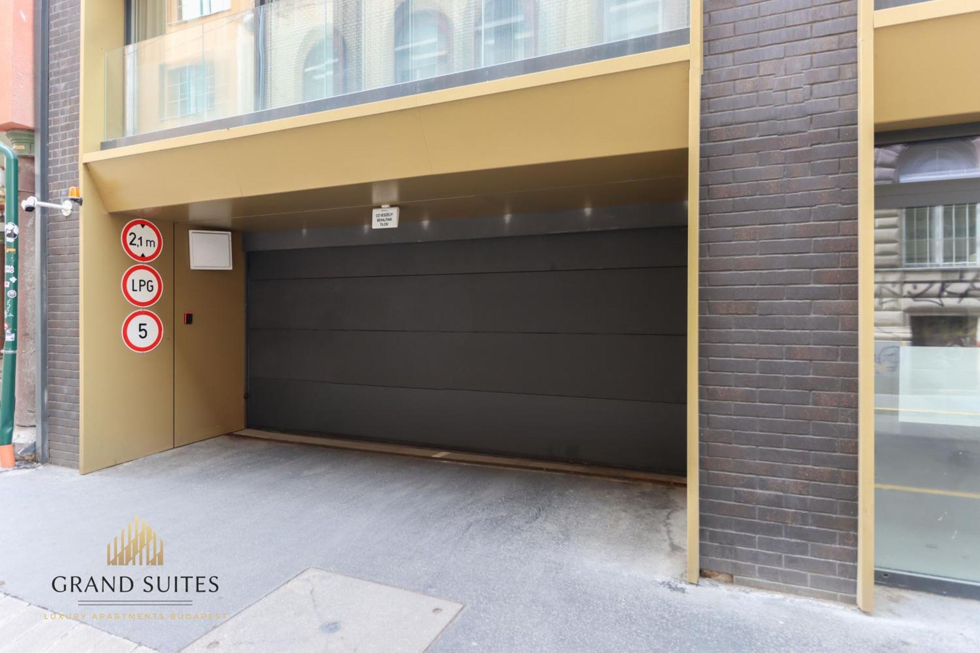 Grand Suites Central Budapeste Exterior foto